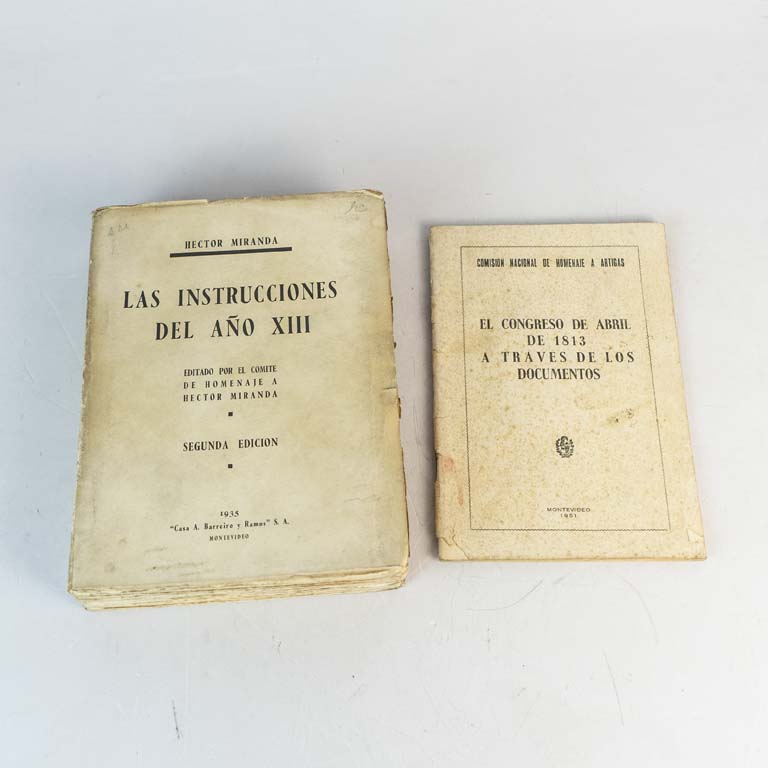 Las Instrucciones del Año XIII por Héctor Miranda, editado por el comite de homenaje a Héctor Miranda y librillo El Congreso de abril de 1813 a través de los documentos, Montevideo 1951.