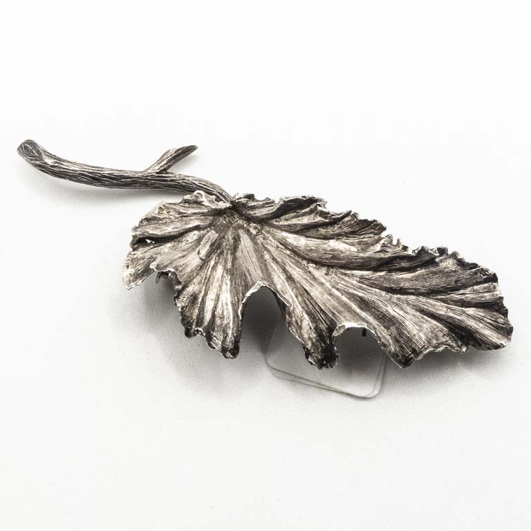 Prendedor de Plata con Diseño de Hoja