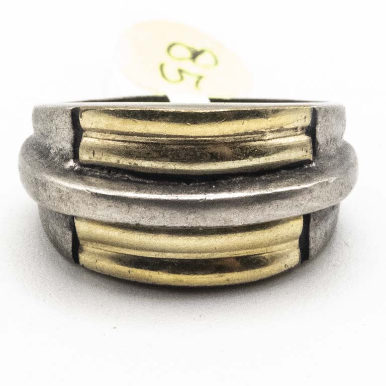 Anillo de plata y oro double. - Medidas: 18 mm Peso: 4.9 g