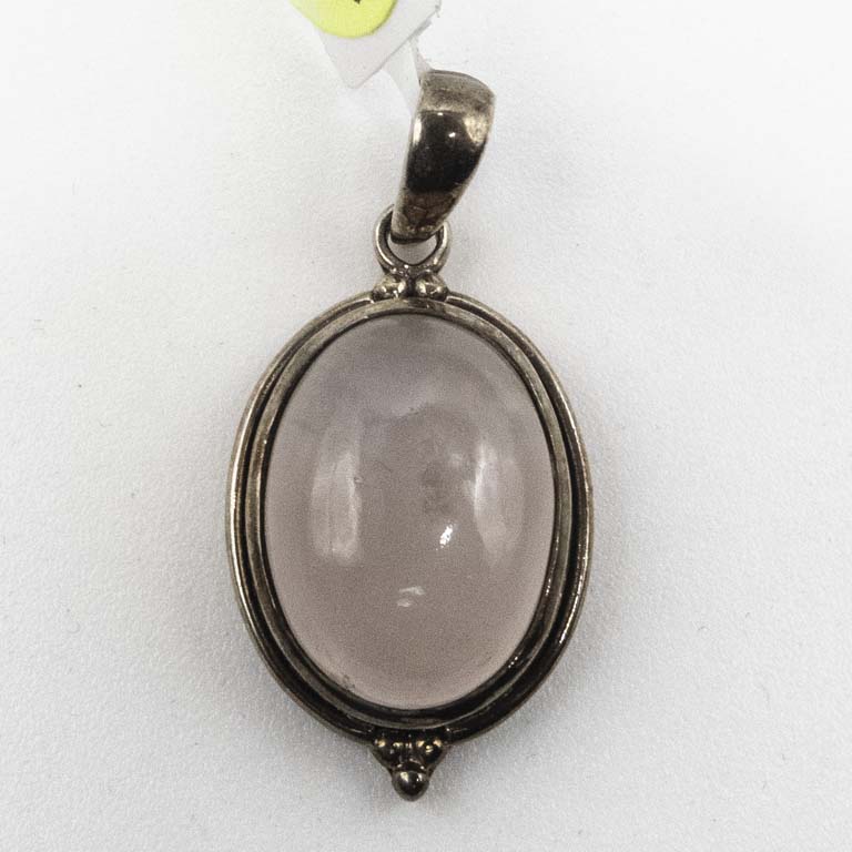 Dije Ovalado de Plata con Cuarzo Rosa