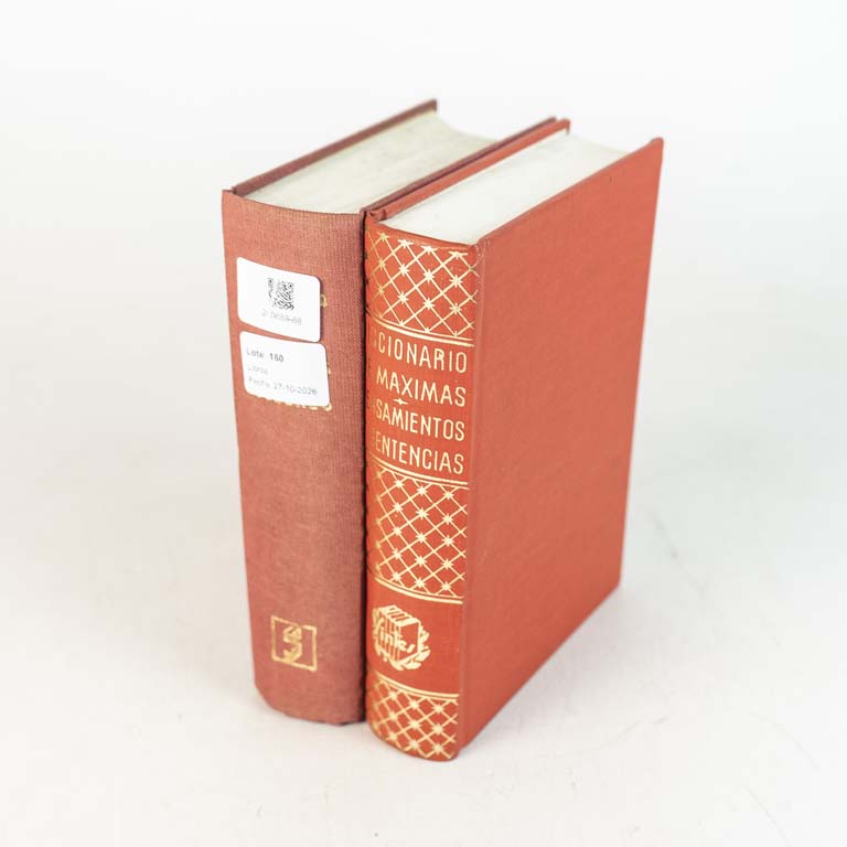 2 libros: Diccionarios de frases célebres y Diccionario de Maximas pensamientos y sentencias, de tapa dura.