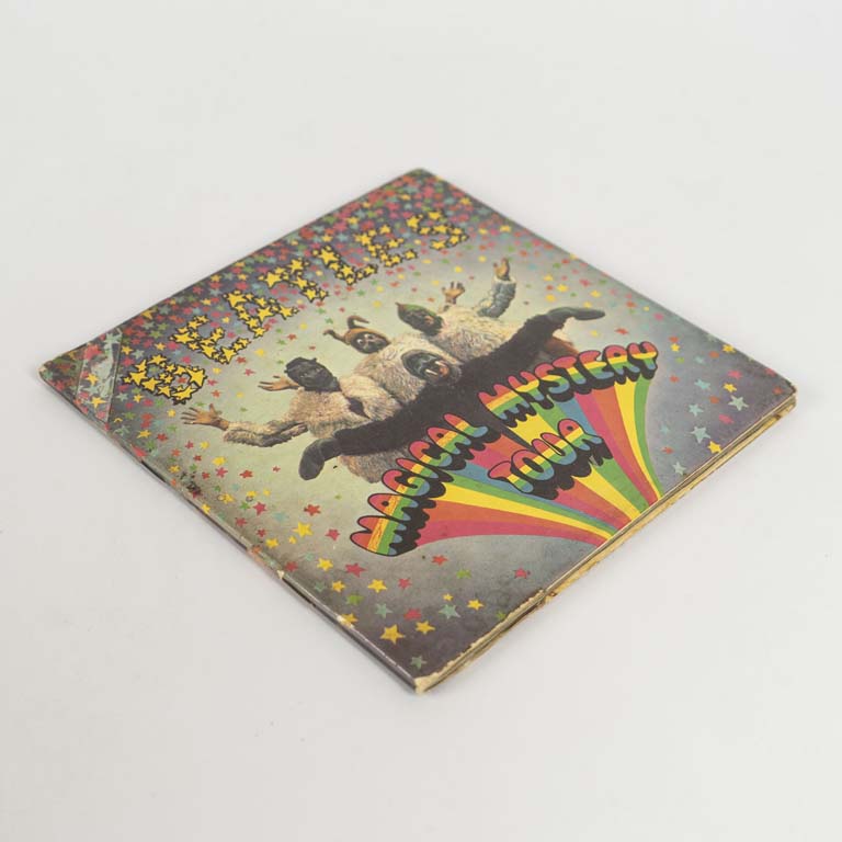 Discos vinilo single- Magical mystery tour- doble- 1era edición con libro-edición Uruguay