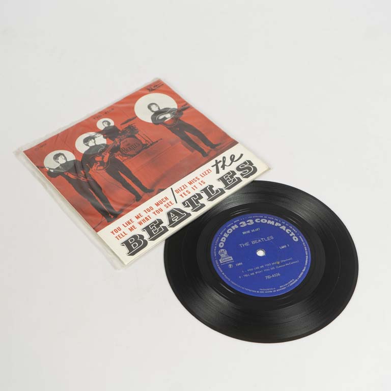 Disco vinilo single- You like me too much 1966- 1era edición Brasil -Sello Odeón