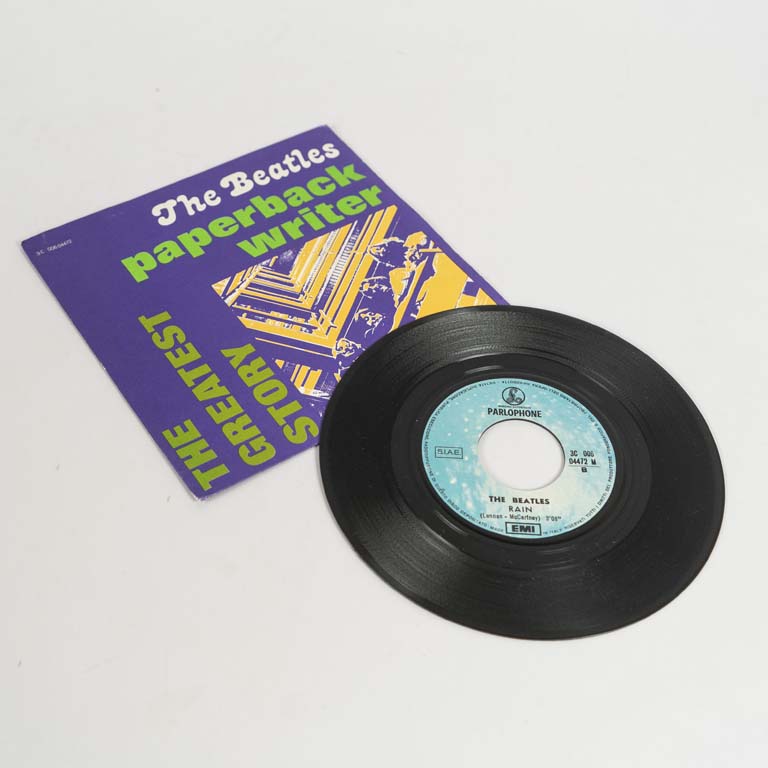 Disco vinilo single serie especial para coleccionistas, sello Apple Emi, Italia: Rain